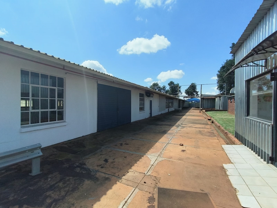 To Let Commercial Property for Rent in Rosslyn Gauteng