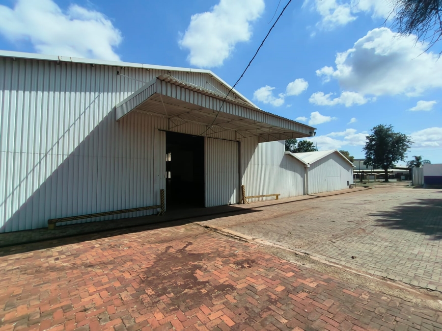 To Let Commercial Property for Rent in Rosslyn Gauteng