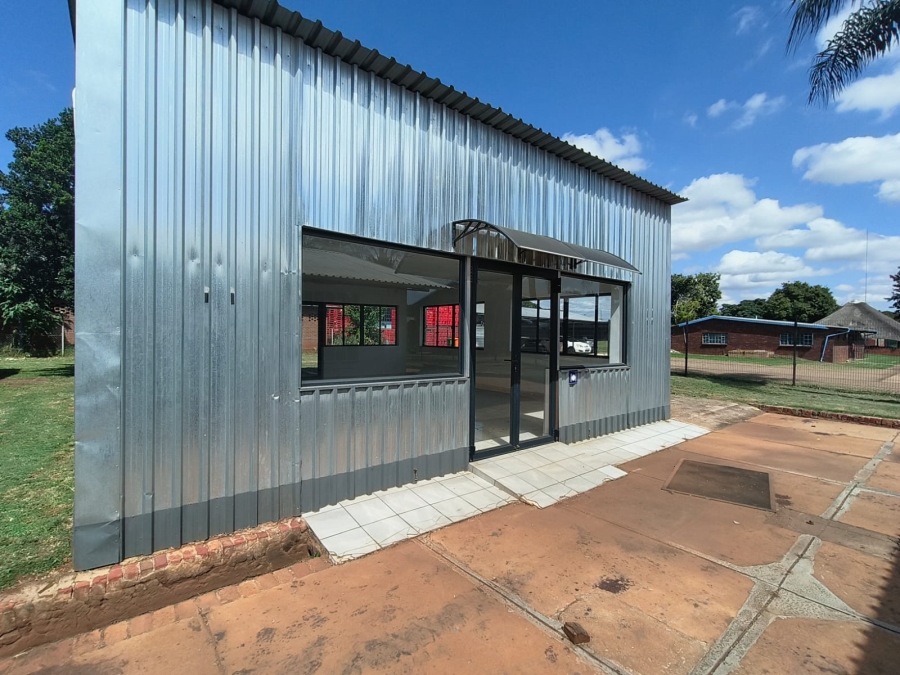 To Let Commercial Property for Rent in Rosslyn Gauteng