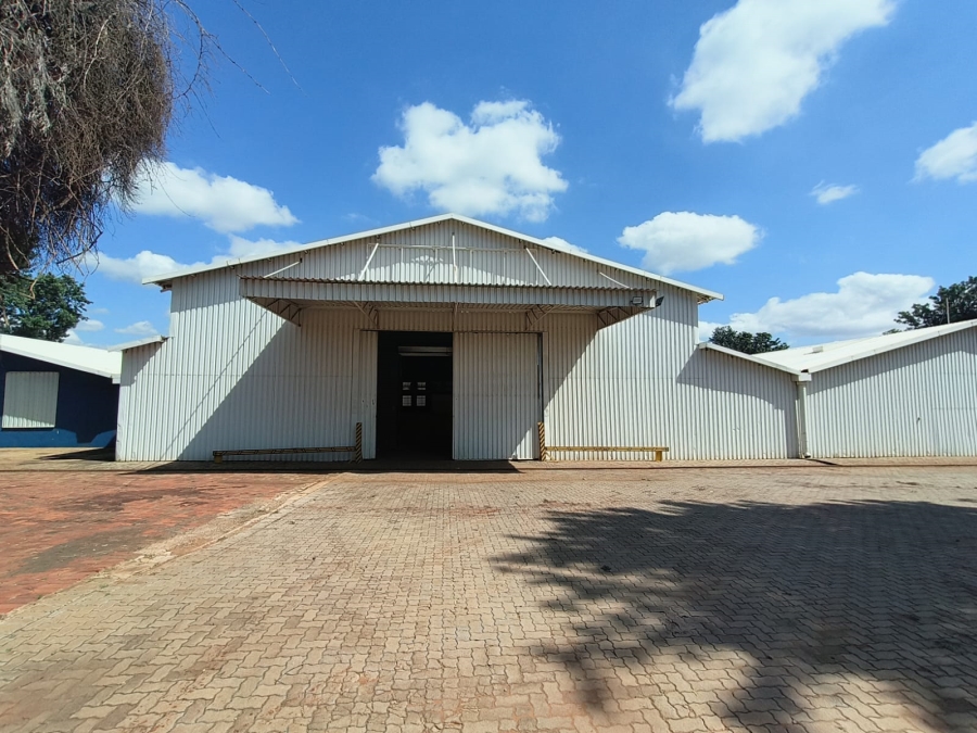 To Let Commercial Property for Rent in Rosslyn Gauteng