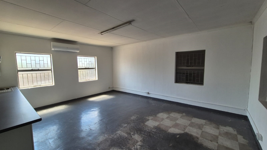 To Let Commercial Property for Rent in Silvertondale Gauteng