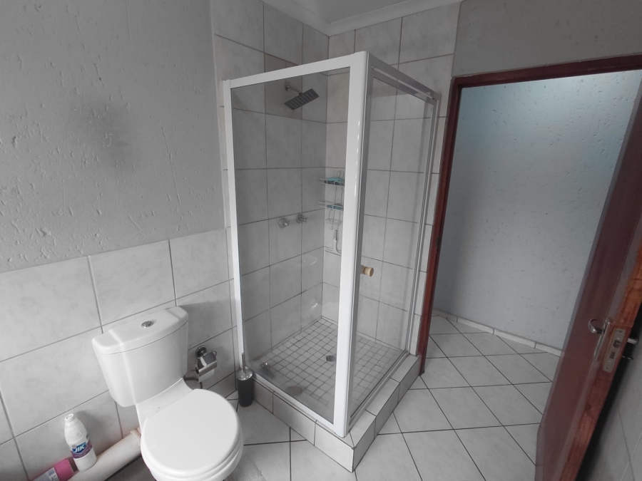 To Let 2 Bedroom Property for Rent in Groblerpark Gauteng
