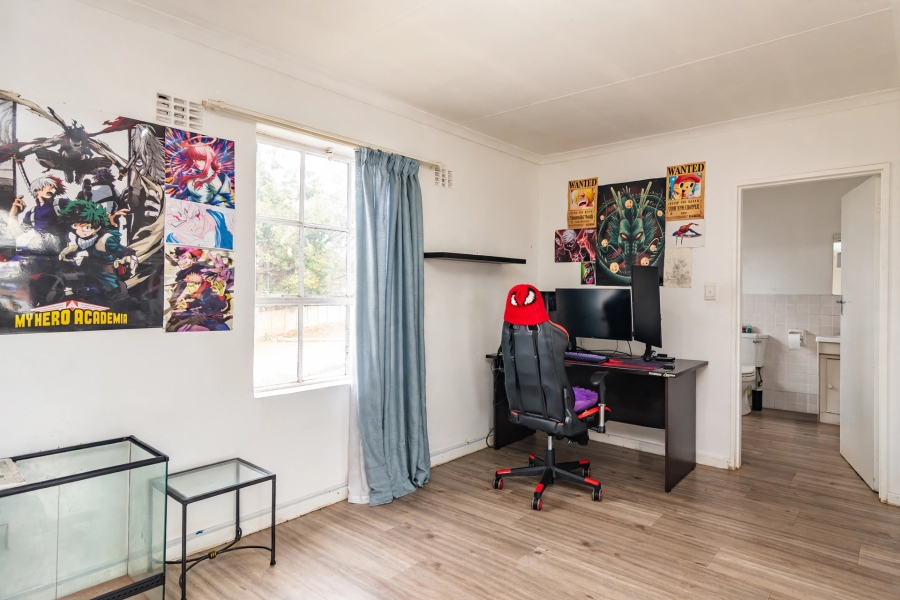 1 Bedroom Property for Sale in Helderkruin Gauteng
