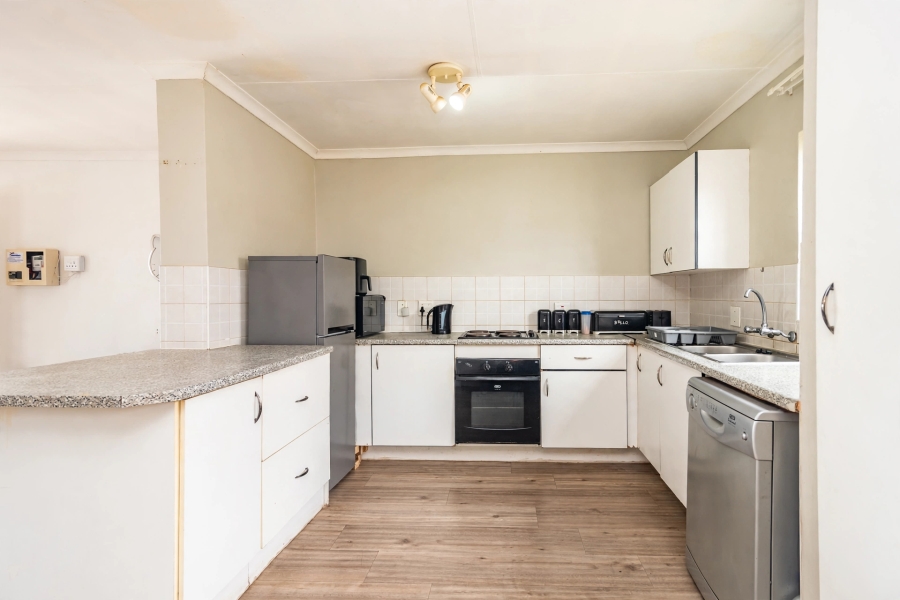 1 Bedroom Property for Sale in Helderkruin Gauteng