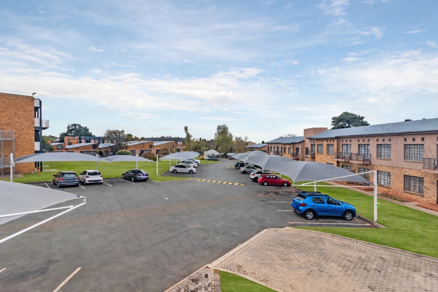 1 Bedroom Property for Sale in Helderkruin Gauteng