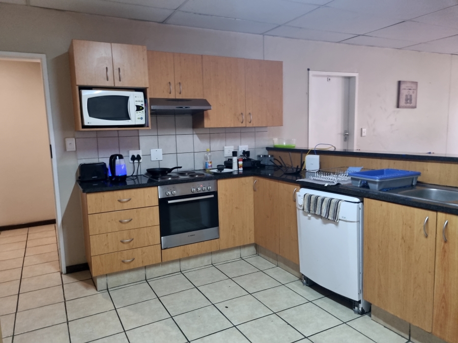 8 Bedroom Property for Sale in Hatfield Gauteng