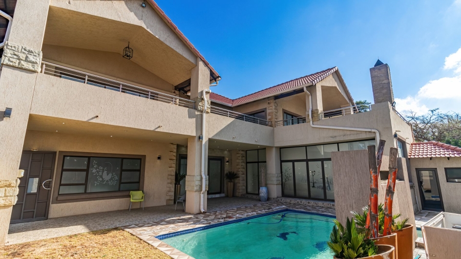 7 Bedroom Property for Sale in Carlswald North Estate Gauteng