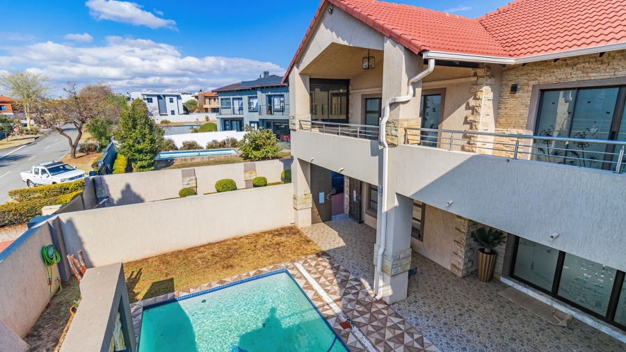 7 Bedroom Property for Sale in Carlswald North Estate Gauteng