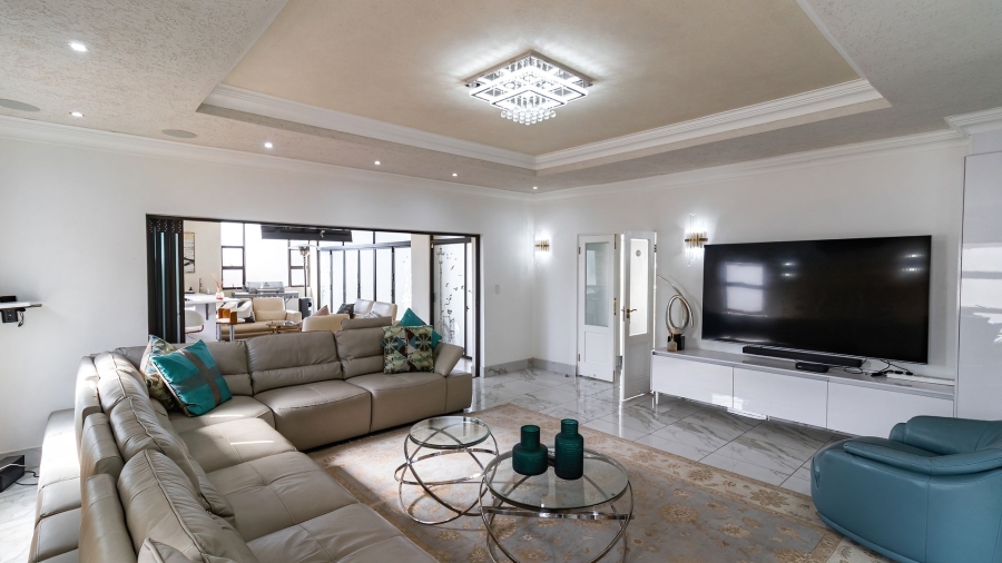 7 Bedroom Property for Sale in Carlswald North Estate Gauteng