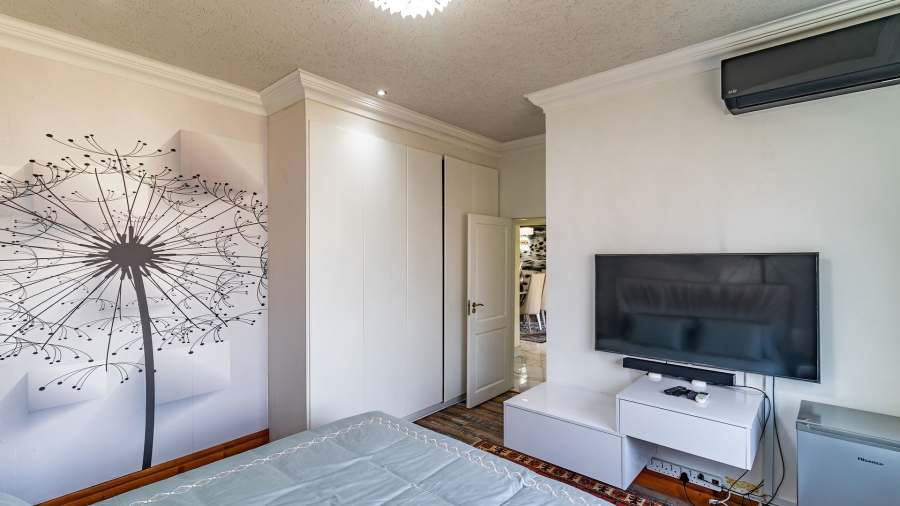 7 Bedroom Property for Sale in Carlswald North Estate Gauteng