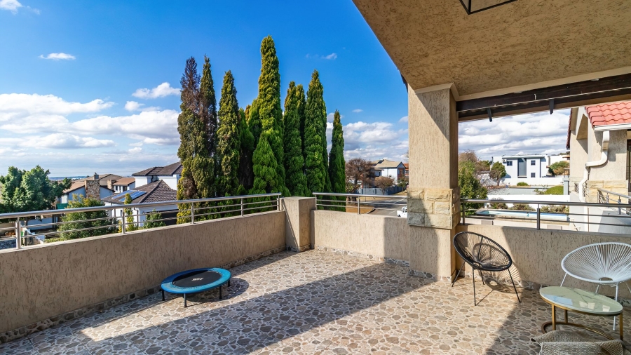 7 Bedroom Property for Sale in Carlswald North Estate Gauteng