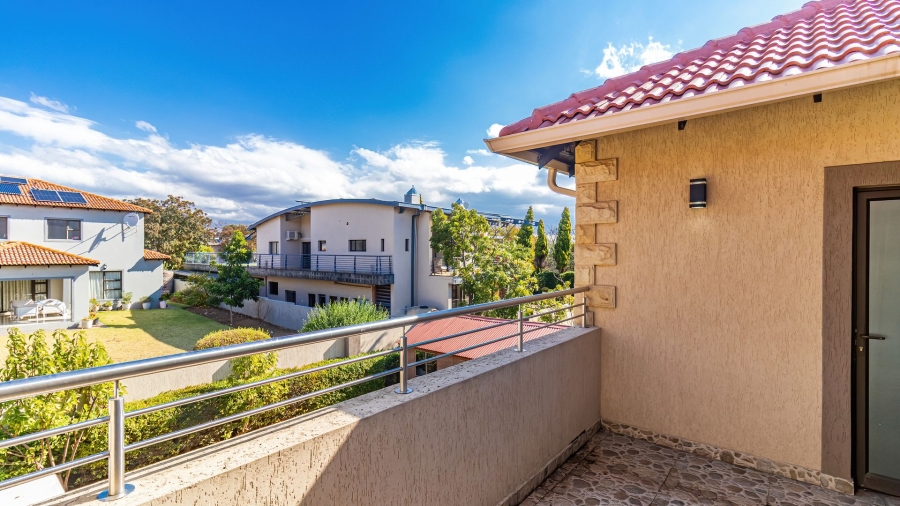 7 Bedroom Property for Sale in Carlswald North Estate Gauteng
