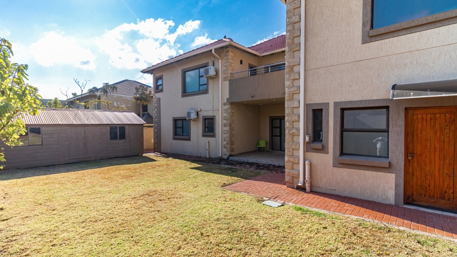 7 Bedroom Property for Sale in Carlswald North Estate Gauteng