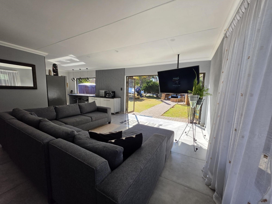3 Bedroom Property for Sale in Misty Bay Gauteng