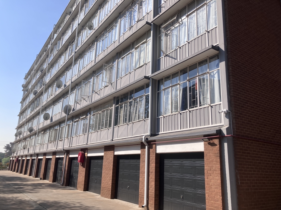 2 Bedroom Property for Sale in Queenswood Gauteng