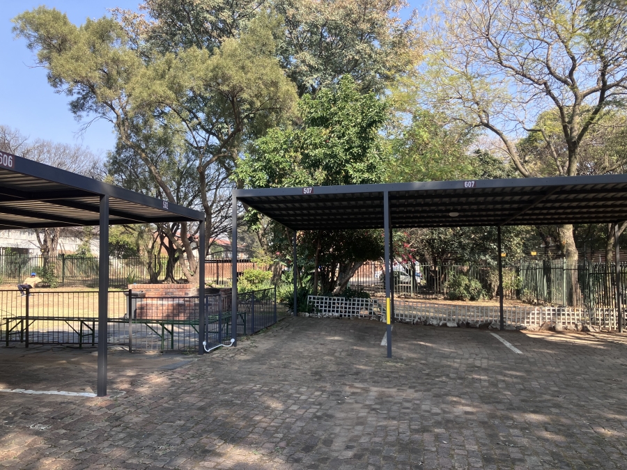 2 Bedroom Property for Sale in Queenswood Gauteng