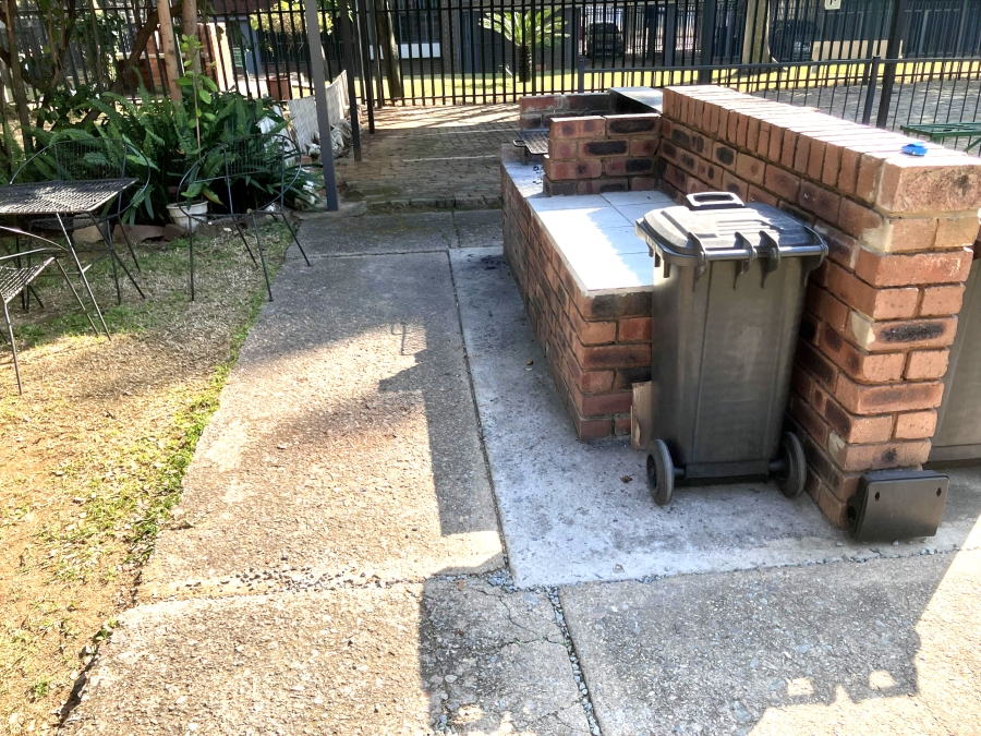 2 Bedroom Property for Sale in Queenswood Gauteng