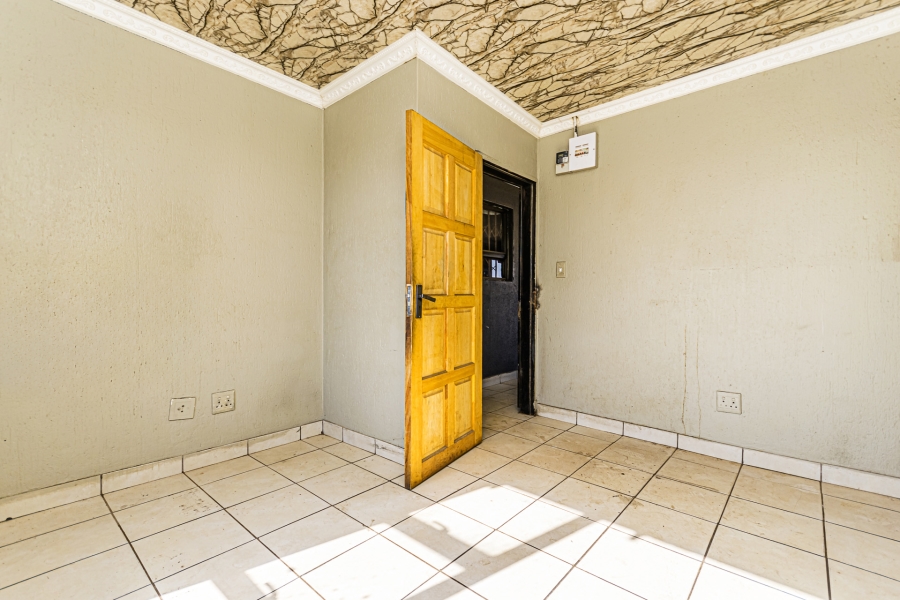9 Bedroom Property for Sale in Rietvallei Gauteng