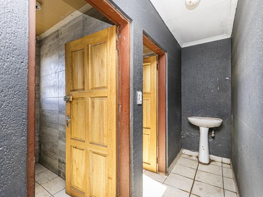 9 Bedroom Property for Sale in Rietvallei Gauteng