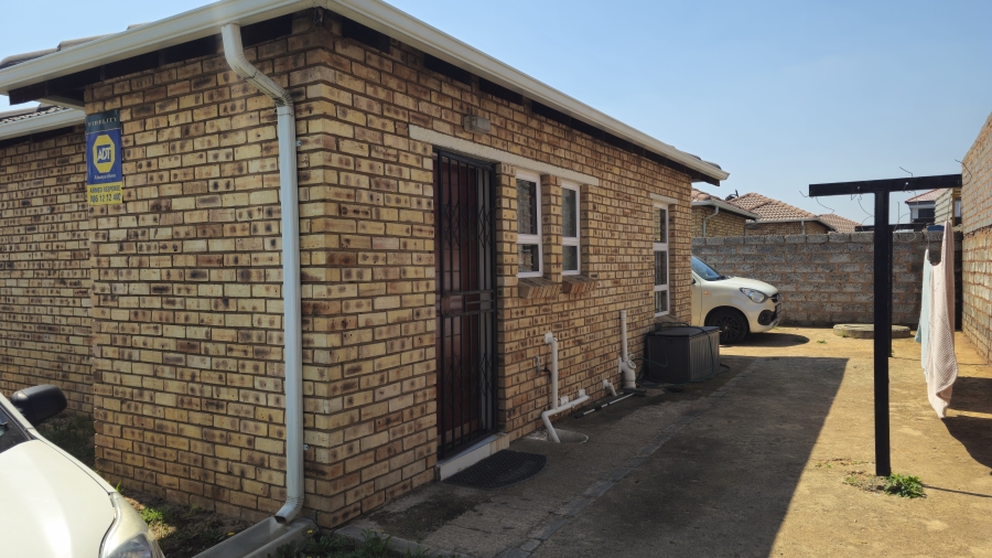 2 Bedroom Property for Sale in Alliance Gauteng