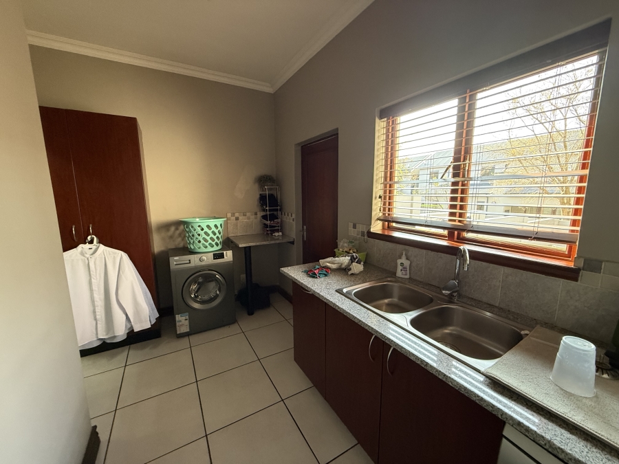 To Let 3 Bedroom Property for Rent in Heritage Hill Gauteng