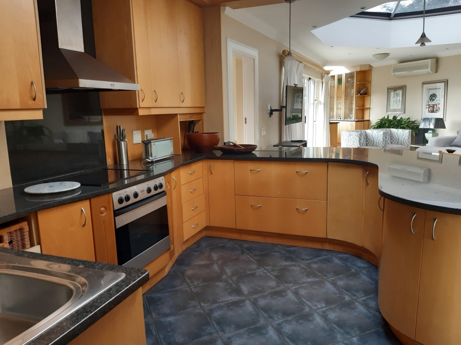 To Let 1 Bedroom Property for Rent in Waterkloof Ridge Gauteng