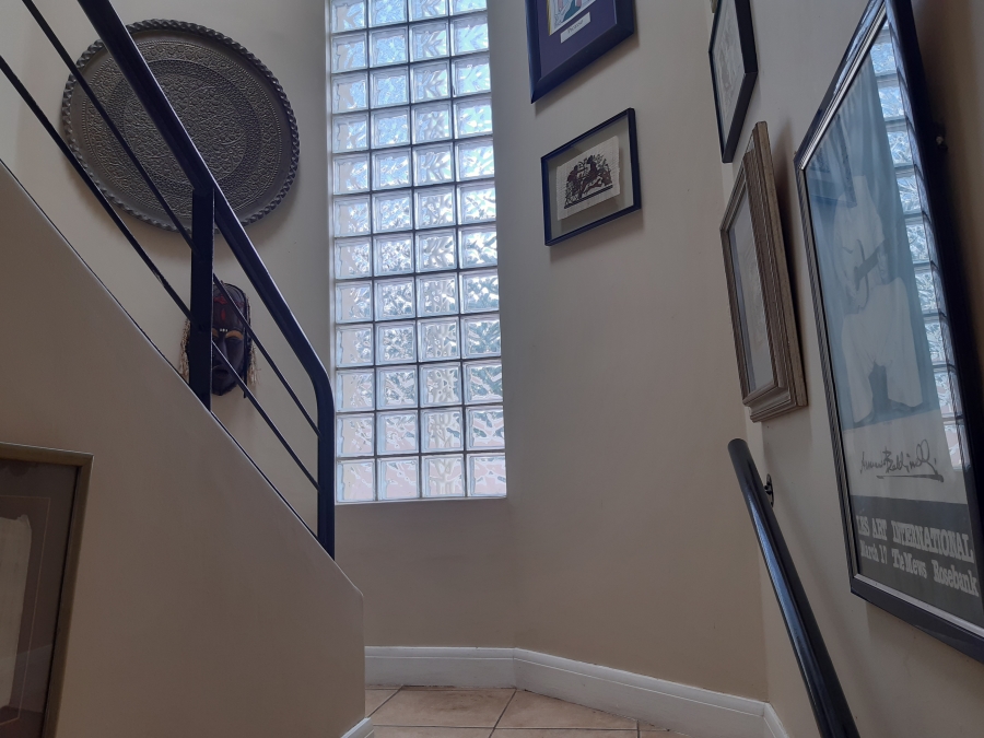 To Let 1 Bedroom Property for Rent in Waterkloof Ridge Gauteng