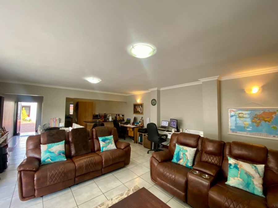 To Let 3 Bedroom Property for Rent in Heritage Hill Gauteng