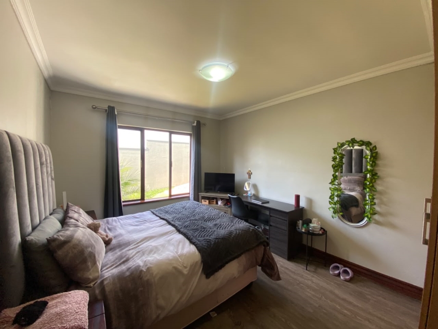 To Let 3 Bedroom Property for Rent in Heritage Hill Gauteng