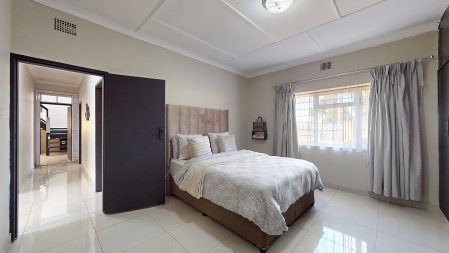 5 Bedroom Property for Sale in Sunnyridge Gauteng
