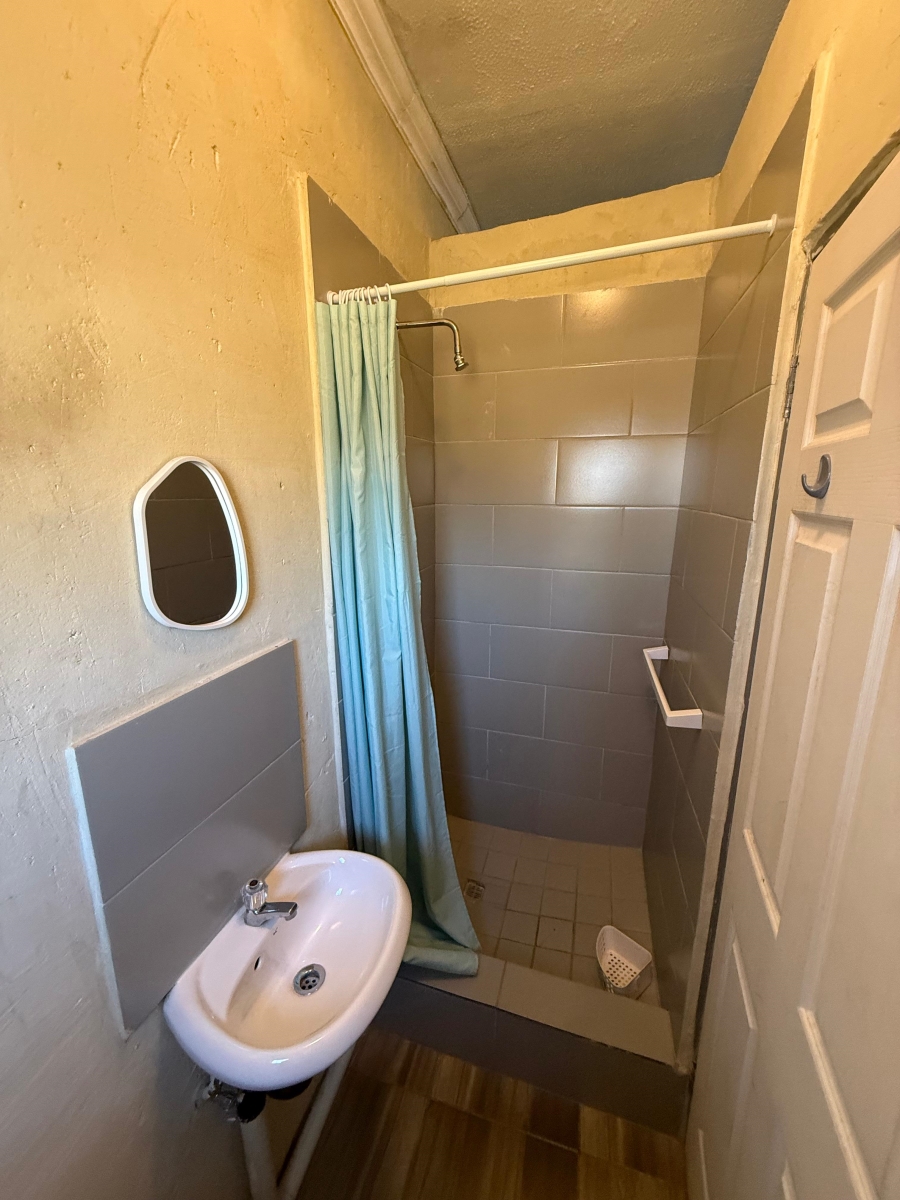 To Let 1 Bedroom Property for Rent in Lambton Gauteng