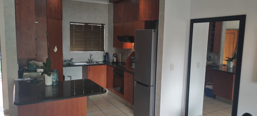 To Let 2 Bedroom Property for Rent in Sonneveld Gauteng