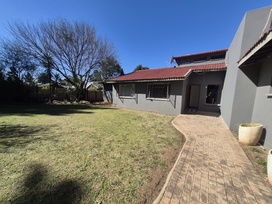 3 Bedroom Property for Sale in Brackendowns Gauteng
