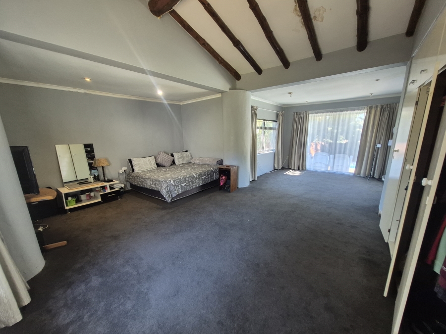 3 Bedroom Property for Sale in Brackendowns Gauteng
