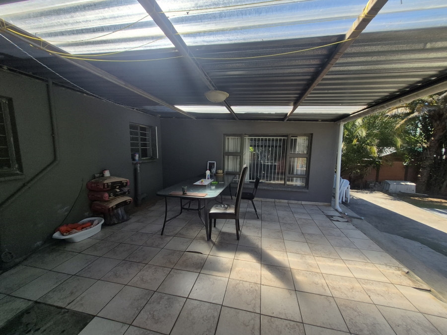 3 Bedroom Property for Sale in Brackendowns Gauteng