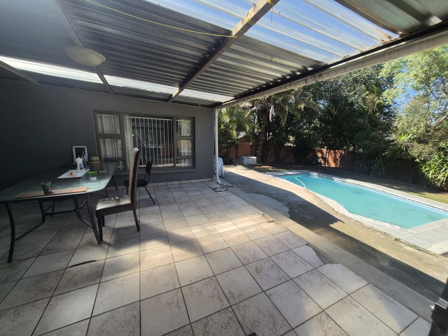 3 Bedroom Property for Sale in Brackendowns Gauteng