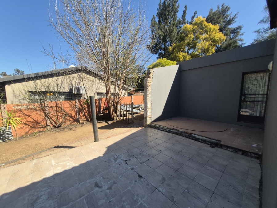 3 Bedroom Property for Sale in Brackendowns Gauteng