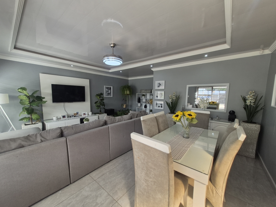 3 Bedroom Property for Sale in Brackendowns Gauteng