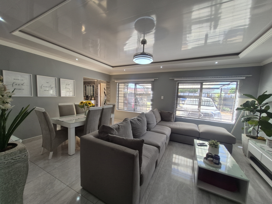 3 Bedroom Property for Sale in Brackendowns Gauteng