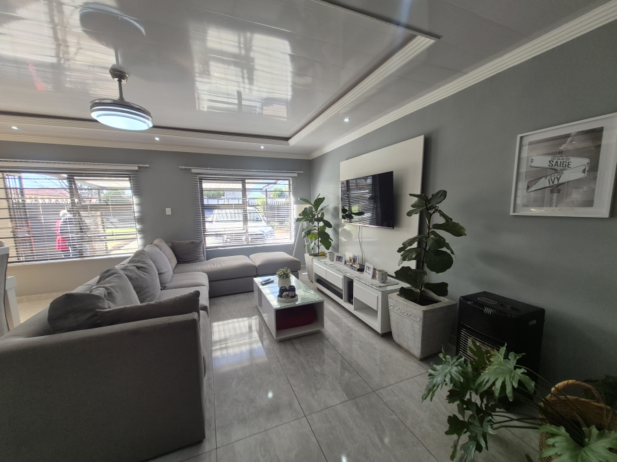 3 Bedroom Property for Sale in Brackendowns Gauteng