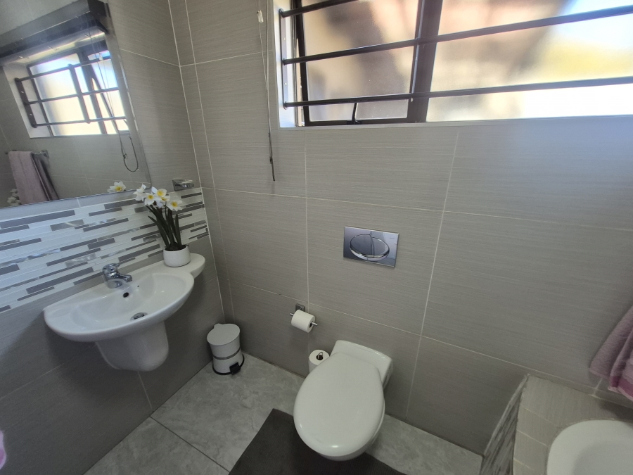 3 Bedroom Property for Sale in Brackendowns Gauteng