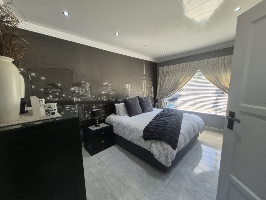 3 Bedroom Property for Sale in Brackendowns Gauteng