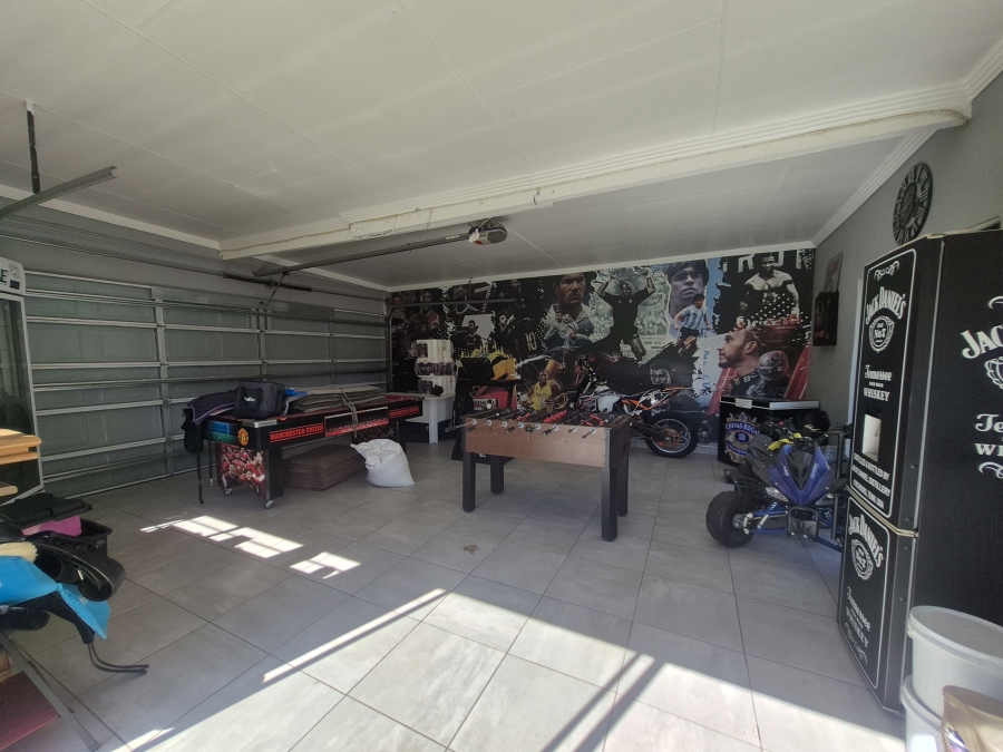 3 Bedroom Property for Sale in Brackendowns Gauteng