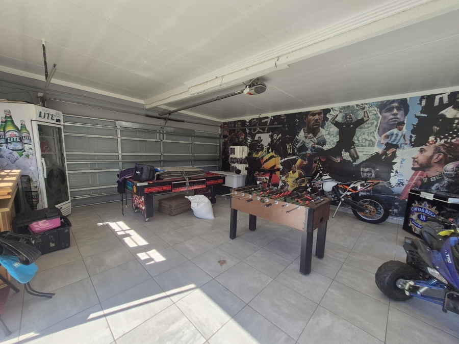 3 Bedroom Property for Sale in Brackendowns Gauteng