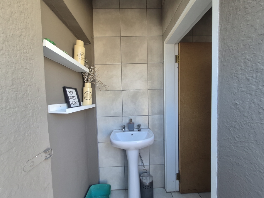 3 Bedroom Property for Sale in Brackendowns Gauteng