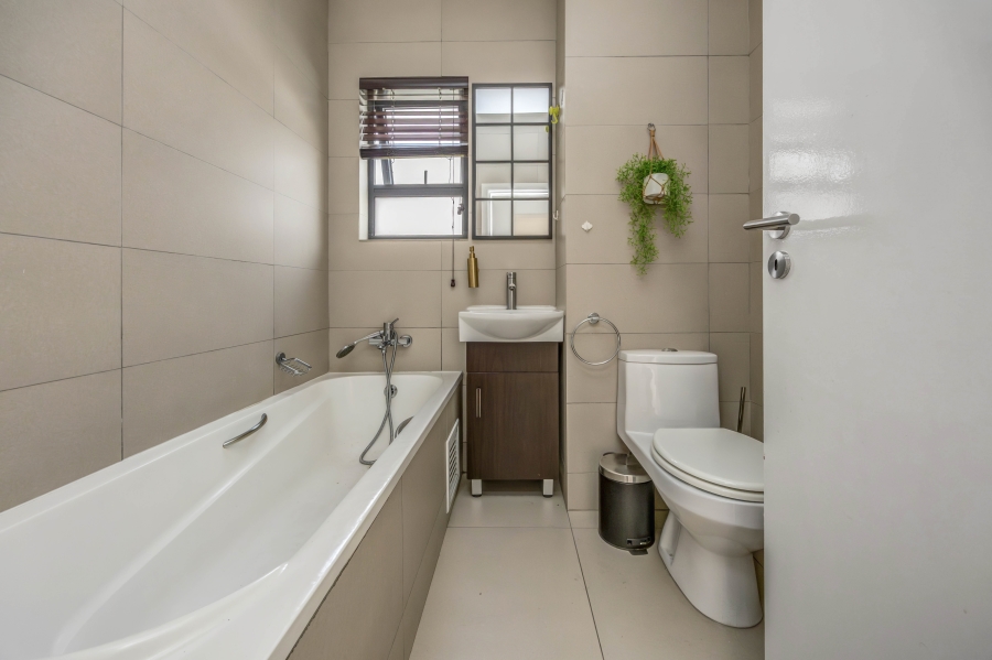 2 Bedroom Property for Sale in Dainfern Gauteng