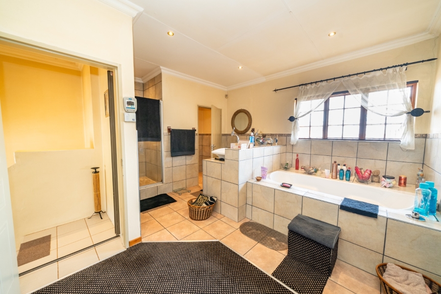5 Bedroom Property for Sale in Benoni AH Gauteng