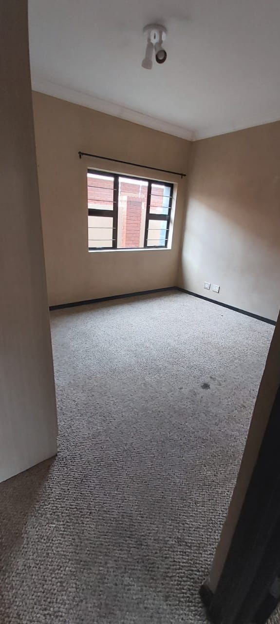 2 Bedroom Property for Sale in Vanderbijlpark SE 4 Gauteng