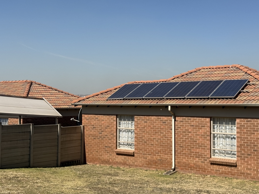 2 Bedroom Property for Sale in Thatch Hill Estate Gauteng
