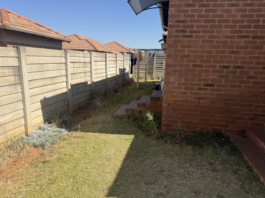 2 Bedroom Property for Sale in Thatch Hill Estate Gauteng